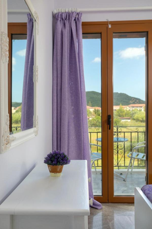 Elena Hara Apartment อลิกานาส ภายนอก รูปภาพ