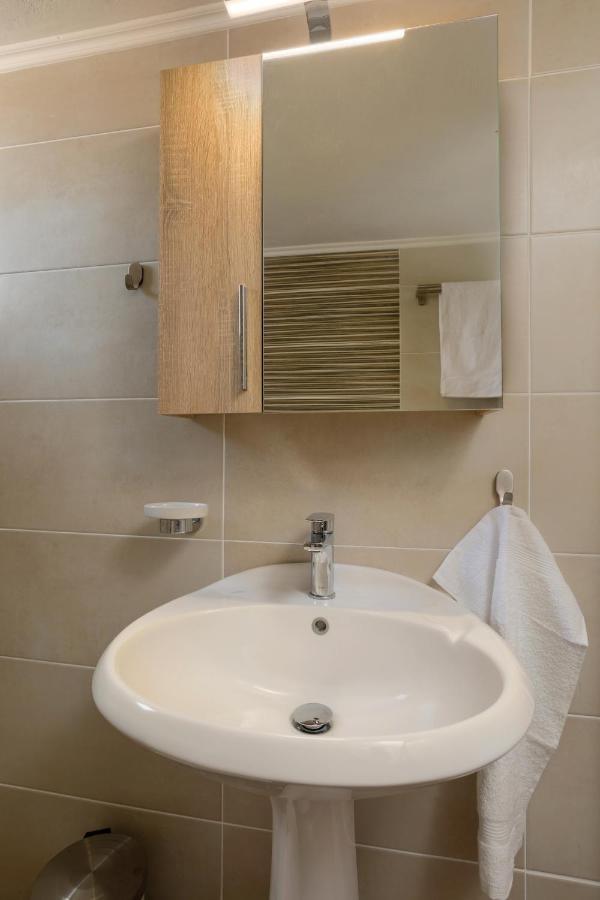 Elena Hara Apartment อลิกานาส ภายนอก รูปภาพ