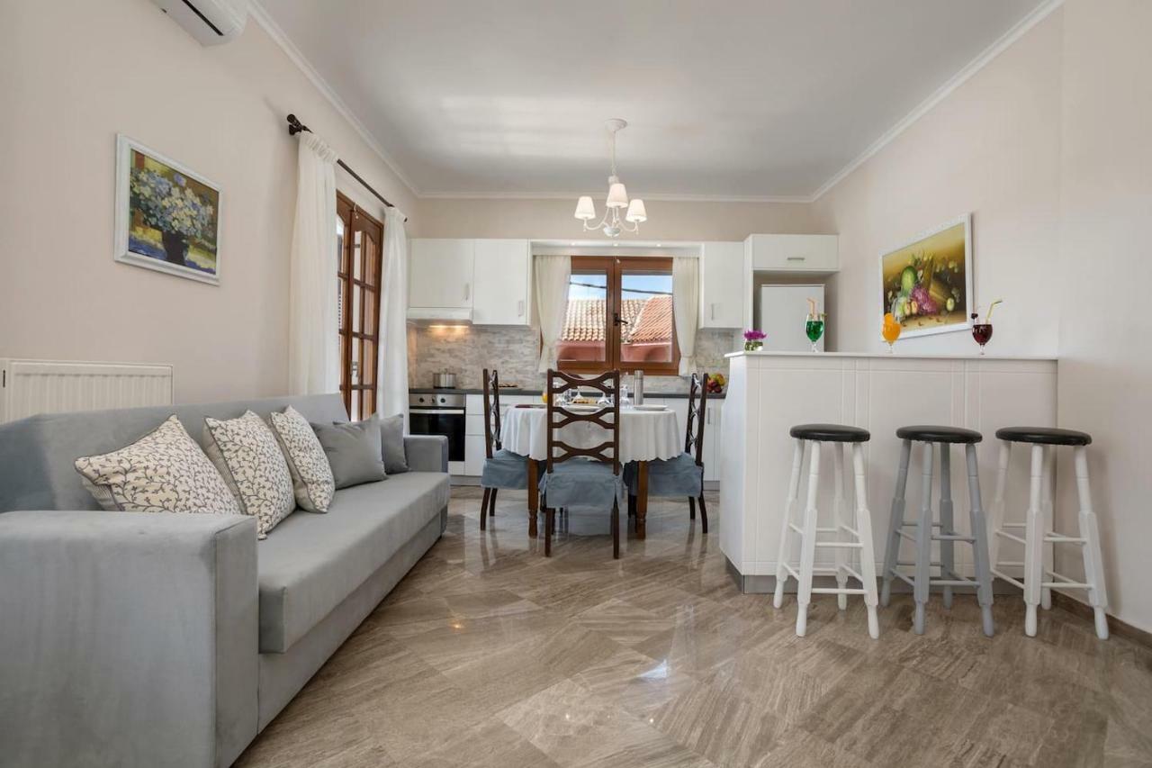 Elena Hara Apartment อลิกานาส ภายนอก รูปภาพ