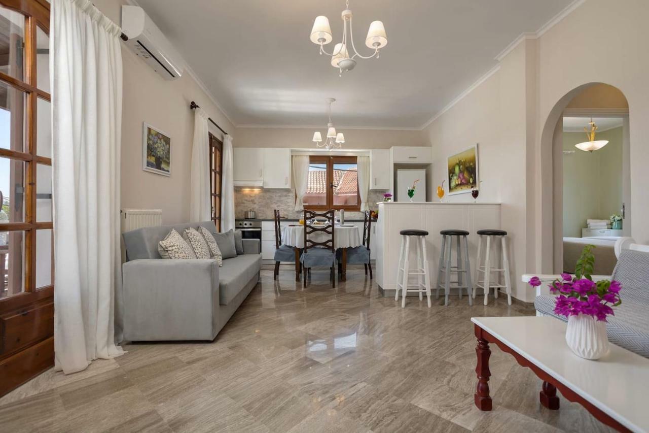 Elena Hara Apartment อลิกานาส ภายนอก รูปภาพ