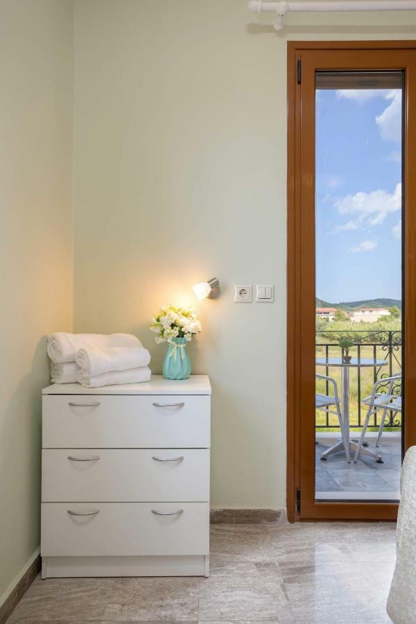 Elena Hara Apartment อลิกานาส ภายนอก รูปภาพ